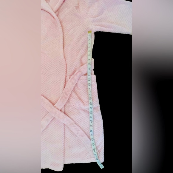 Ulta Beauty Robe - Picture 2 of 8